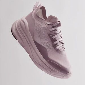 Clove WOMEN'S Size 10 CLOVE ALTO Slip-resistant Sneaker in Rose Mauve